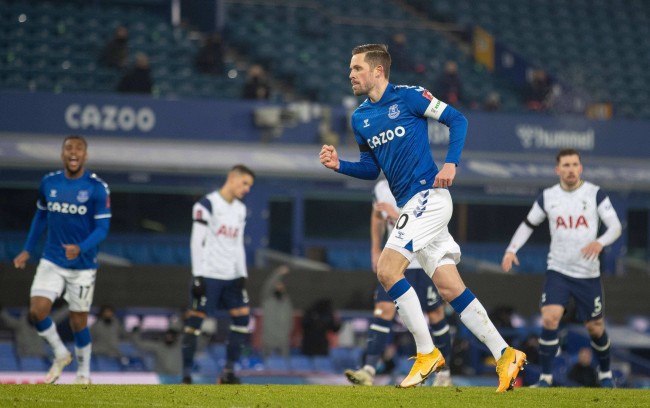 將他納入麾 將他納入麾