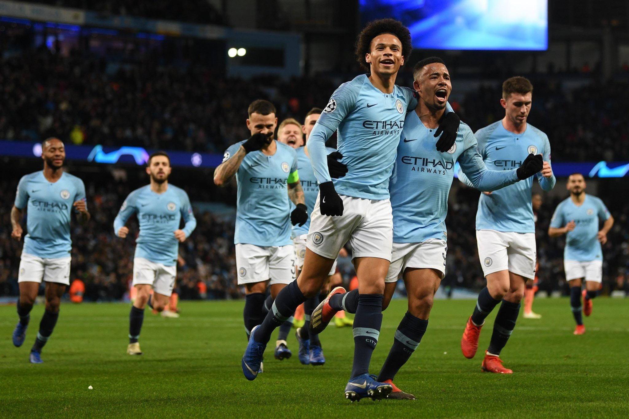 更因为两位 更因为两位